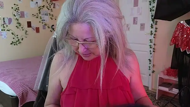 Snapshot of Wane_Witch chatting on April 2026 07:50:02 PM Wane Witch online show from April 2026 07:50:02 PM