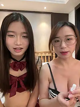 Snapshot of TOP_yoyo chatting on November 2025 07:52:01 AM TOP yoyo online show from November 2025 07:52:01 AM