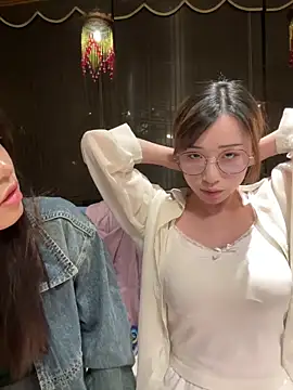 Snapshot of TOP_yoyo chatting on November 2025 12:08:02 PM TOP yoyo online show from November 2025 12:08:02 PM