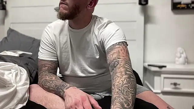 Snapshot of Thegreatwhitepipe chatting on November 2025 01:06:02 PM Thegreatwhitepipe online show from November 2025 01:06:02 PM