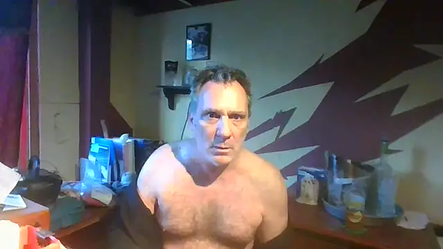 Snapshot of HunkofRock chatting on May 2026 11:07:01 AM HunkofRock online show from May 2026 11:07:01 AM