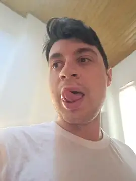 Snapshot of Maracujand80 chatting on March 2026 01:18:01 PM Maracujand80 online show from March 2026 01:18:01 PM