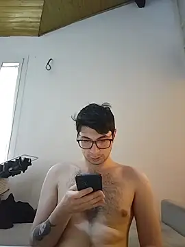 Snapshot of Maracujand80 chatting on April 2026 12:27:01 PM Maracujand80 online show from April 2026 12:27:01 PM