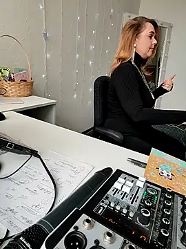 Juicy PeachLux online show from March 2025 06:58:02 AM