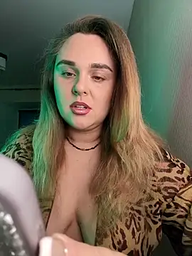 Juicy PeachLux online show from September 2025 02:05:02 PM