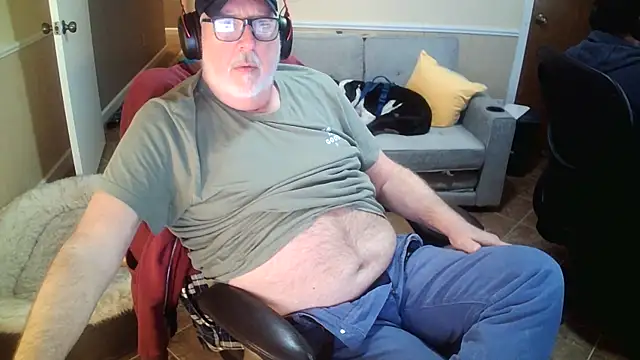 superbearboss online show from December 2025 06:25:02 PM