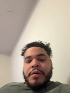 Snapshot of magnumbull chatting on March 2025 05:33:01 PM magnumbull online show from March 2025 05:33:01 PM