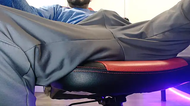 Snapshot of magnumbull chatting on March 2025 09:46:02 PM magnumbull online show from March 2025 09:46:02 PM