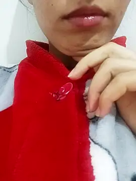 Snapshot of saraaxx1 chatting on November 2025 10:48:01 AM saraaxx1 online show from November 2025 10:48:01 AM