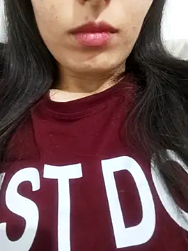 Snapshot of saraaxx1 chatting on November 2025 10:59:01 AM saraaxx1 online show from November 2025 10:59:01 AM