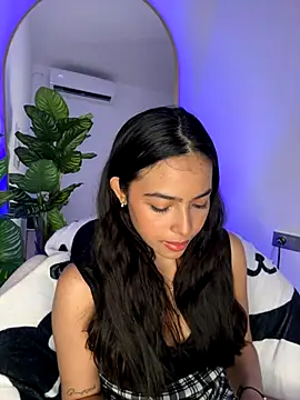  Emily Thompson  online show from October 2025 12:36:01 AM