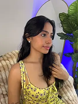  Emily Thompson  online show from March 2026 02:26:01 AM