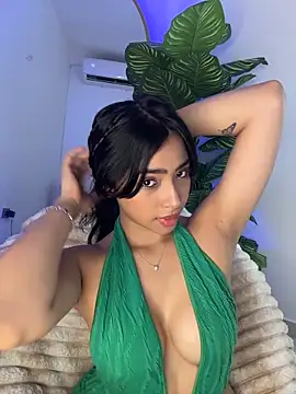  Emily Thompson  online show from April 2026 03:07:02 AM