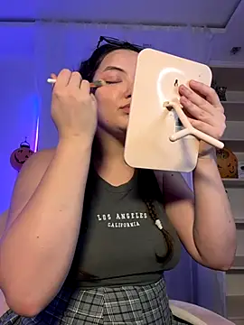 MiraLuccian online show from November 2025 08:19:01 PM