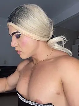 isahilton1 online show from October 2025 08:28:02 PM