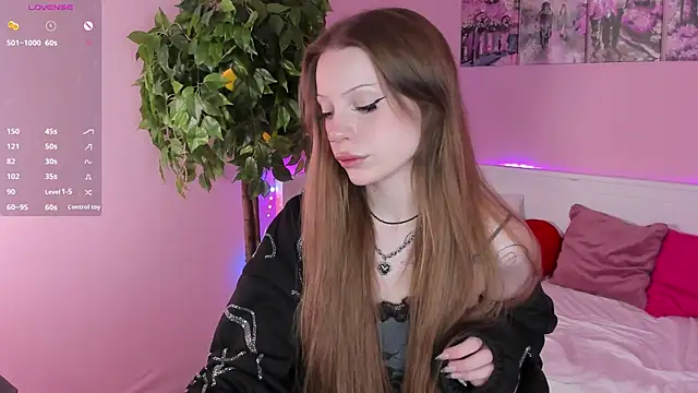 Snapshot of Heydoraa_ chatting on October 2025 11:20:02 AM Heydoraa  online show from October 2025 11:20:02 AM