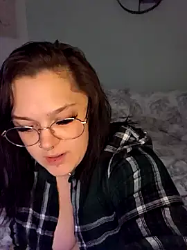 Saucy-Serenity online show from September 2025 07:39:01 PM