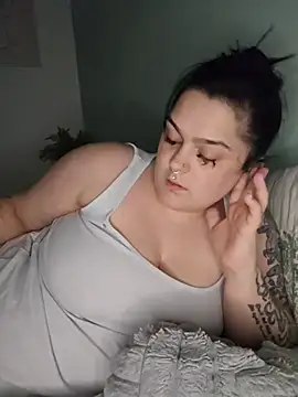 Snapshot of Saucy-Serenity chatting on June 2026 08:45:02 PM Saucy-Serenity online show from June 2026 08:45:02 PM
