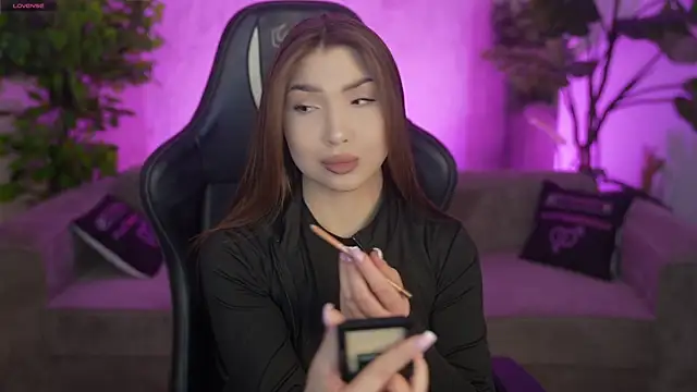 Snapshot of Billie054 chatting on April 2026 06:40:02 AM Billie054 online show from April 2026 06:40:02 AM