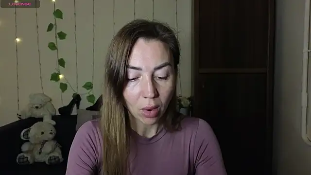 Snapshot of Kiss_julli88I chatting on March 2025 12:35:02 PM Kiss julli88I online show from March 2025 12:35:02 PM