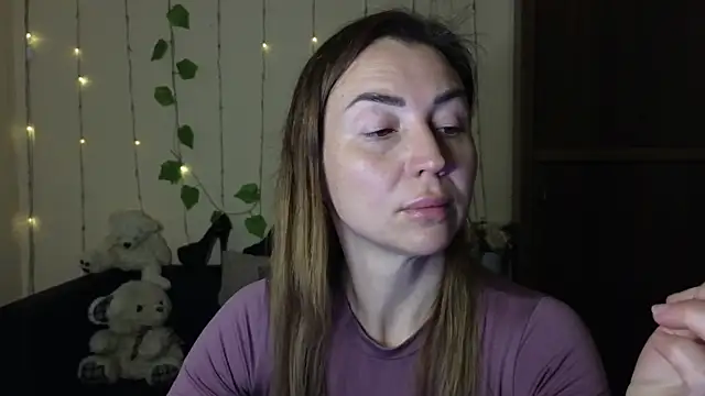 Snapshot of Kiss_julli88I chatting on March 2025 03:50:02 PM Kiss julli88I online show from March 2025 03:50:02 PM