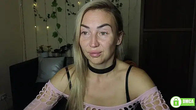 Snapshot of Kiss_julli88I chatting on September 2025 05:24:01 PM Kiss julli88I online show from September 2025 05:24:01 PM