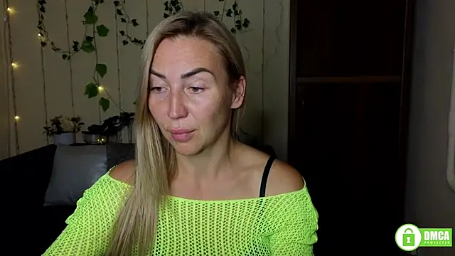 Snapshot of Kiss_julli88I chatting on September 2025 05:23:02 PM Kiss julli88I online show from September 2025 05:23:02 PM