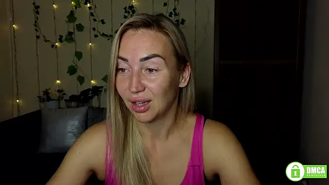 Snapshot of Kiss_julli88I chatting on September 2025 05:35:02 PM Kiss julli88I online show from September 2025 05:35:02 PM