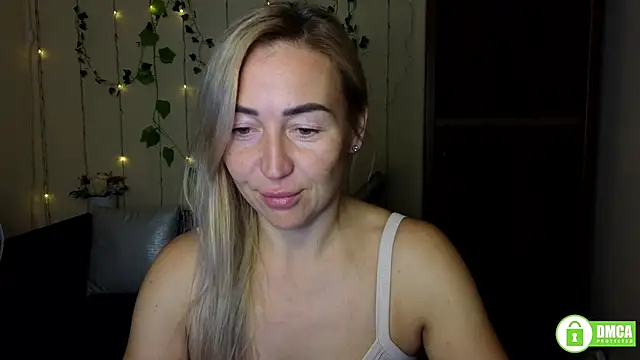 Snapshot of Kiss_julli88I chatting on October 2025 05:22:02 PM Kiss julli88I online show from October 2025 05:22:02 PM