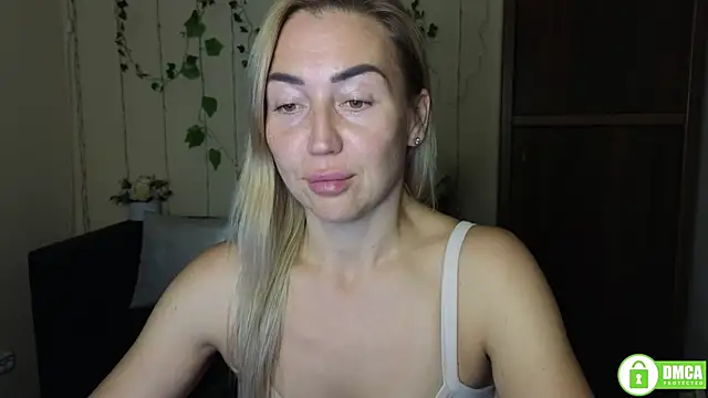 Snapshot of Kiss_julli88I chatting on October 2025 05:23:02 PM Kiss julli88I online show from October 2025 05:23:02 PM