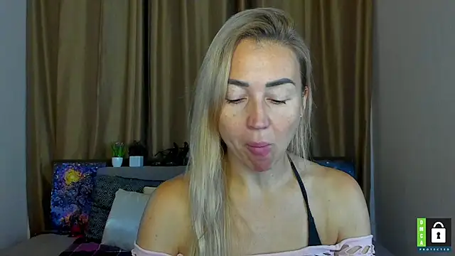 Snapshot of Kiss_julli88I chatting on October 2025 05:32:02 AM Kiss julli88I online show from October 2025 05:32:02 AM