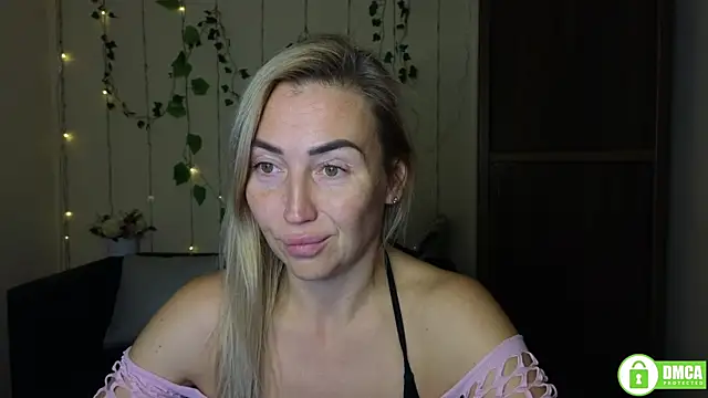 Snapshot of Kiss_julli88I chatting on October 2025 05:23:02 PM Kiss julli88I online show from October 2025 05:23:02 PM