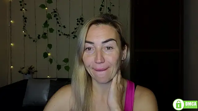 Snapshot of Kiss_julli88I chatting on October 2025 06:25:02 PM Kiss julli88I online show from October 2025 06:25:02 PM