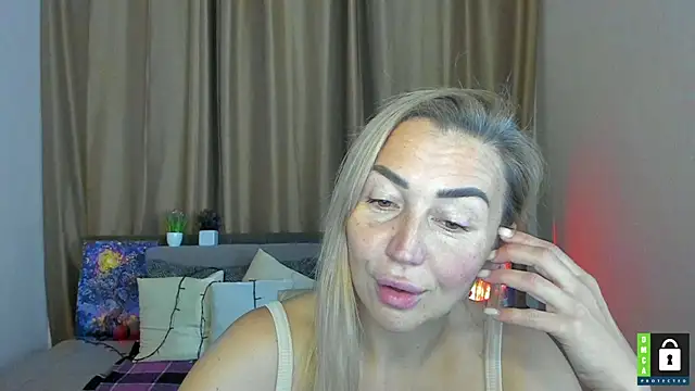 Snapshot of Kiss_julli88I chatting on November 2025 06:29:01 PM Kiss julli88I online show from November 2025 06:29:01 PM