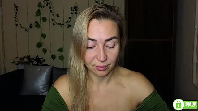 Snapshot of Kiss_julli88I chatting on November 2025 06:30:01 PM Kiss julli88I online show from November 2025 06:30:01 PM