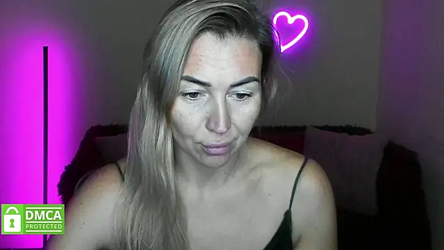 Snapshot of Kiss_julli88I chatting on November 2025 06:22:01 AM Kiss julli88I online show from November 2025 06:22:01 AM