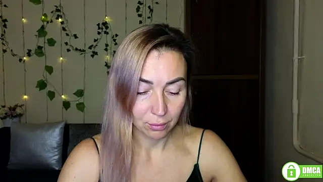 Snapshot of Kiss_julli88I chatting on November 2025 06:28:02 PM Kiss julli88I online show from November 2025 06:28:02 PM