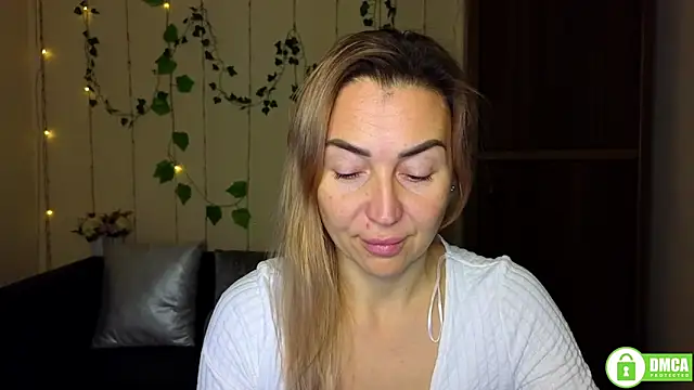 Snapshot of Kiss_julli88I chatting on November 2025 06:22:02 PM Kiss julli88I online show from November 2025 06:22:02 PM