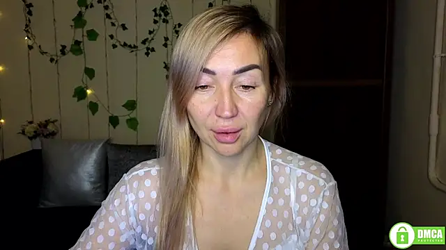 Snapshot of Kiss_julli88I chatting on December 2025 06:27:02 PM Kiss julli88I online show from December 2025 06:27:02 PM