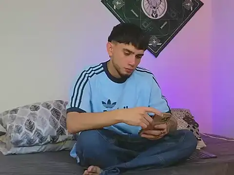 samevansx  online show from October 2025 01:31:01 PM