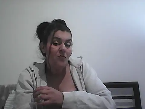 Curvy-Essex-Milf online show from March 2026 11:34:01 PM