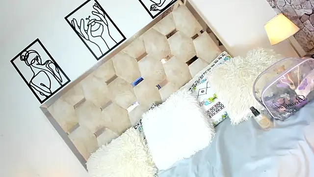 Snapshot of Small_Hot19 chatting on September 2025 12:15:02 PM Small Hot19 online show from September 2025 12:15:02 PM