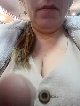 Snapshot of Luna-nevada chatting on March 2025 07:49:02 PM Luna-nevada online show from March 2025 07:49:02 PM