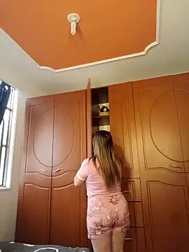 Snapshot of Luna-nevada chatting on October 2025 04:48:02 PM Luna-nevada online show from October 2025 04:48:02 PM