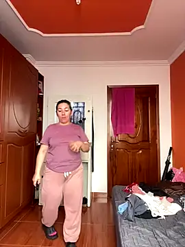 Snapshot of Luna-nevada chatting on November 2025 03:49:01 PM Luna-nevada online show from November 2025 03:49:01 PM