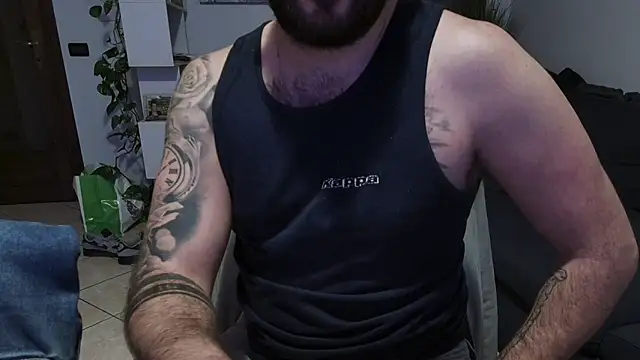 Snapshot of maialinofriuli chatting on November 2025 10:54:02 PM maialinofriuli online show from November 2025 10:54:02 PM