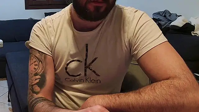 Snapshot of maialinofriuli chatting on January 2026 01:54:02 AM maialinofriuli online show from January 2026 01:54:02 AM