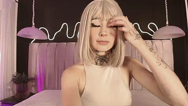 Zhally Dee online show from February 2026 07:31:01 PM