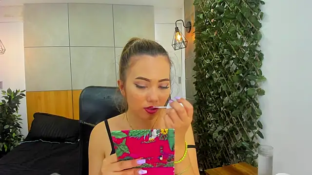 Snapshot of AzuraWave chatting on March 2025 07:38:01 PM AzuraWave online show from March 2025 07:38:01 PM