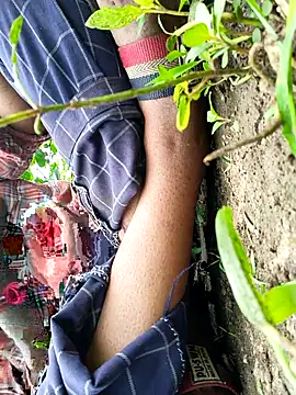 himvilohi08 online show from September 2025 04:49:02 AM